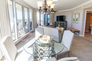 Living area - Silver Shells Beach Resort & Spa - St Lucia Unit 401 (Destin)