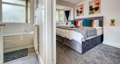 3-bedroom apartment in awesome Birmingham with WiFi