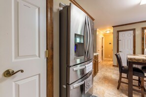 Interior - 3-bedroom house in charming Lillington, office & darkening bedroom window vinyl. (Lillington)