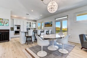 Dining - Amelia Island 3 BR Poolside Getaway (Fernandina Beach)