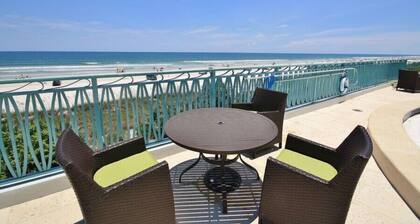 ☀️Direct Oceanfront Condo with Massive Balcony-The Wave 202☀️