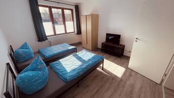 2 bedrooms, free WiFi, bed sheets