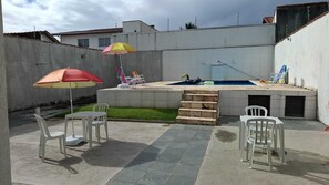 حمّام سباحة خارجي