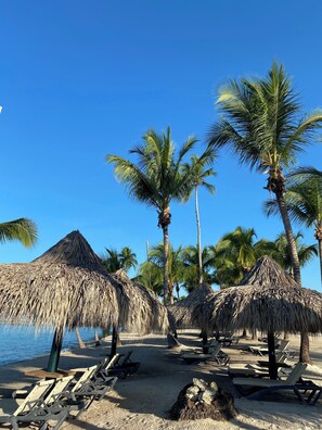 Beach towels - Cozy Beach Studion in Cadaques Caribe (San Rafael de Yuma)