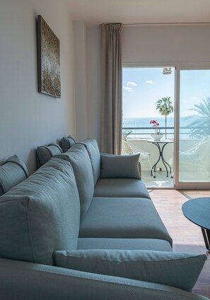 Living area - Cozy & Comfy Seaside Retreat in Estepona (Estepona)