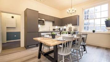 Rumah, beberapa kamar | Dapur pribadi