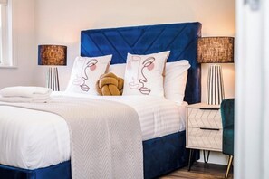 Deluxe House, Multiple Bedrooms | 8 bedrooms, iron/ironing board, free WiFi