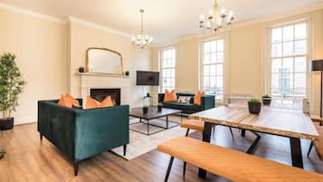 House, Multiple Bedrooms | Living area