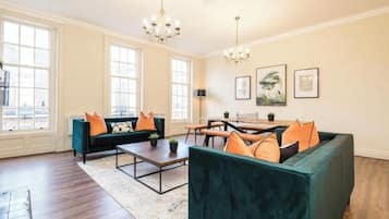 Deluxe House, Multiple Bedrooms | Living area | Fireplace