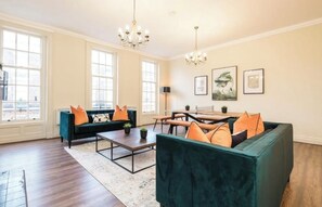 Deluxe House, Multiple Bedrooms | Living area