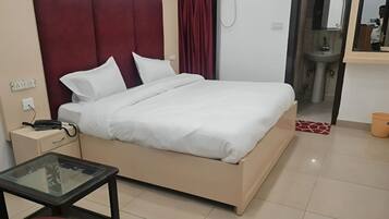 Standard Double Room | Desk, free WiFi