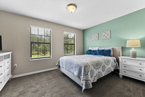 6 quartos, ferros/tábuas de passar roupa, Wi-Fi, roupa de cama