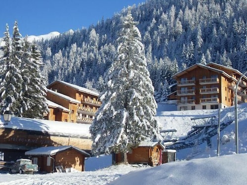 200m to the city center, first floor, balcony, tv, locker for skis, 28m²