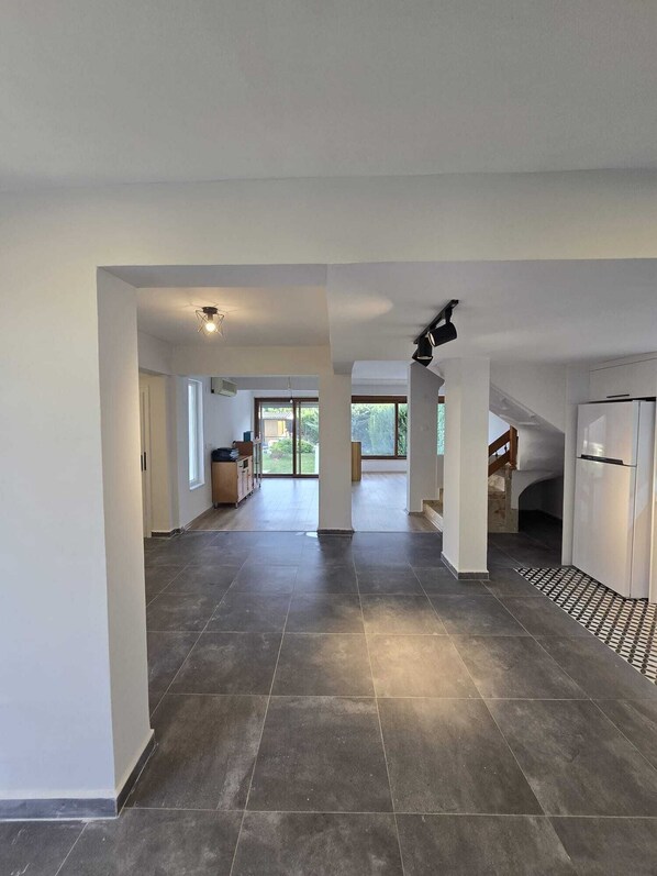 Villa, Garden View | Private kitchen