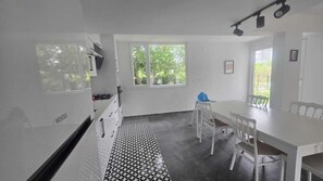 Family dining - VILLA OLINDA 4 BED with huge garden (Serik)