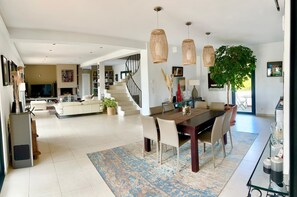 Dining - Villa Aix-en-Provence Piscine et calme absolu (Aix-en-Provence)