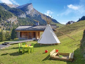 Outdoor dining - Chalet, sauna, hammam, terrace, fireplace or stove, parking, tv, ski locker, 415m², La Clusaz (La Clusaz)