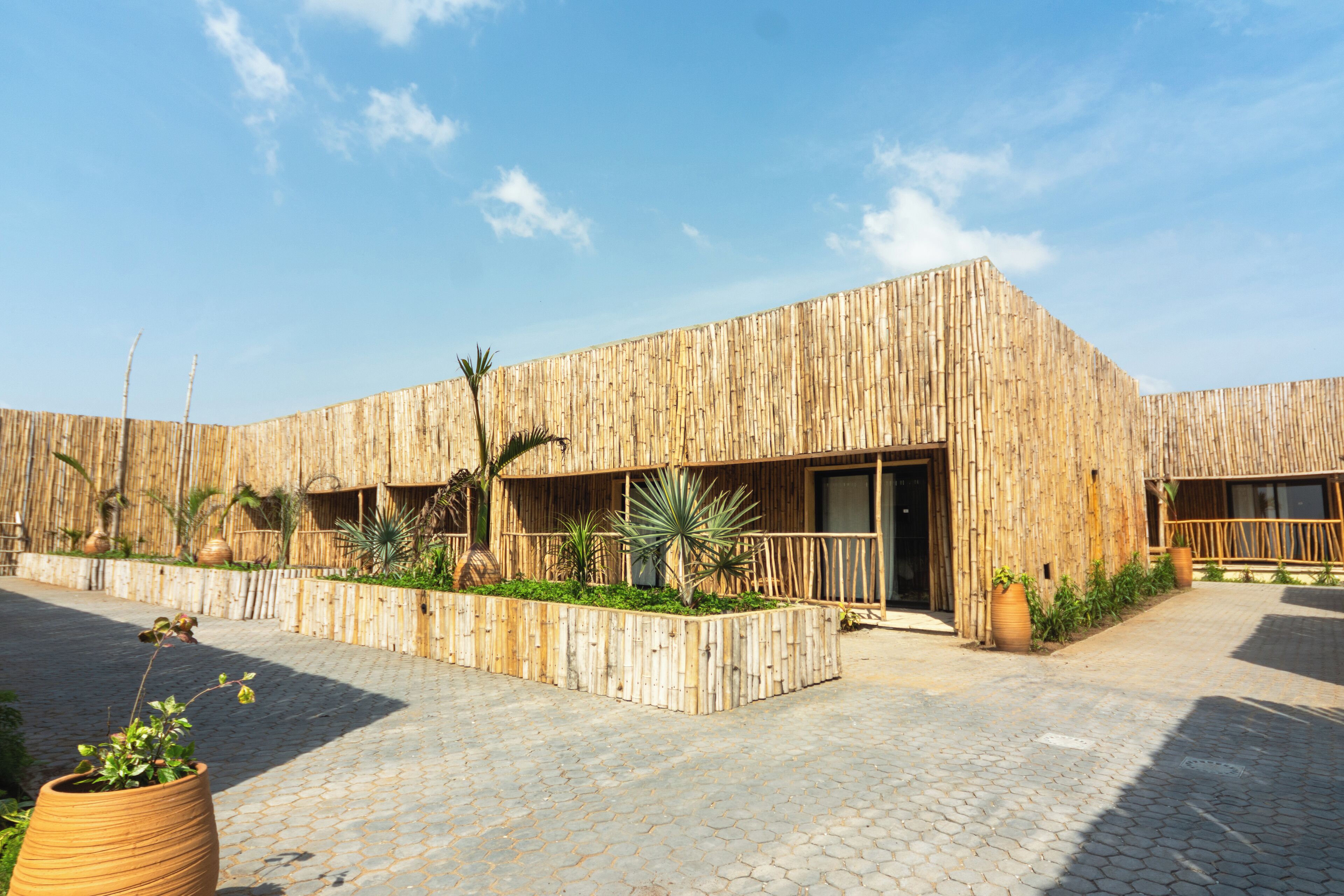 المنشأة من الخارج