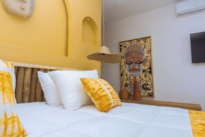 Habitación doble superior, balcón, vista al mar | Cortinas blackout y wifi gratis 