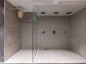 Appartement | Badkamer | Een haardroger