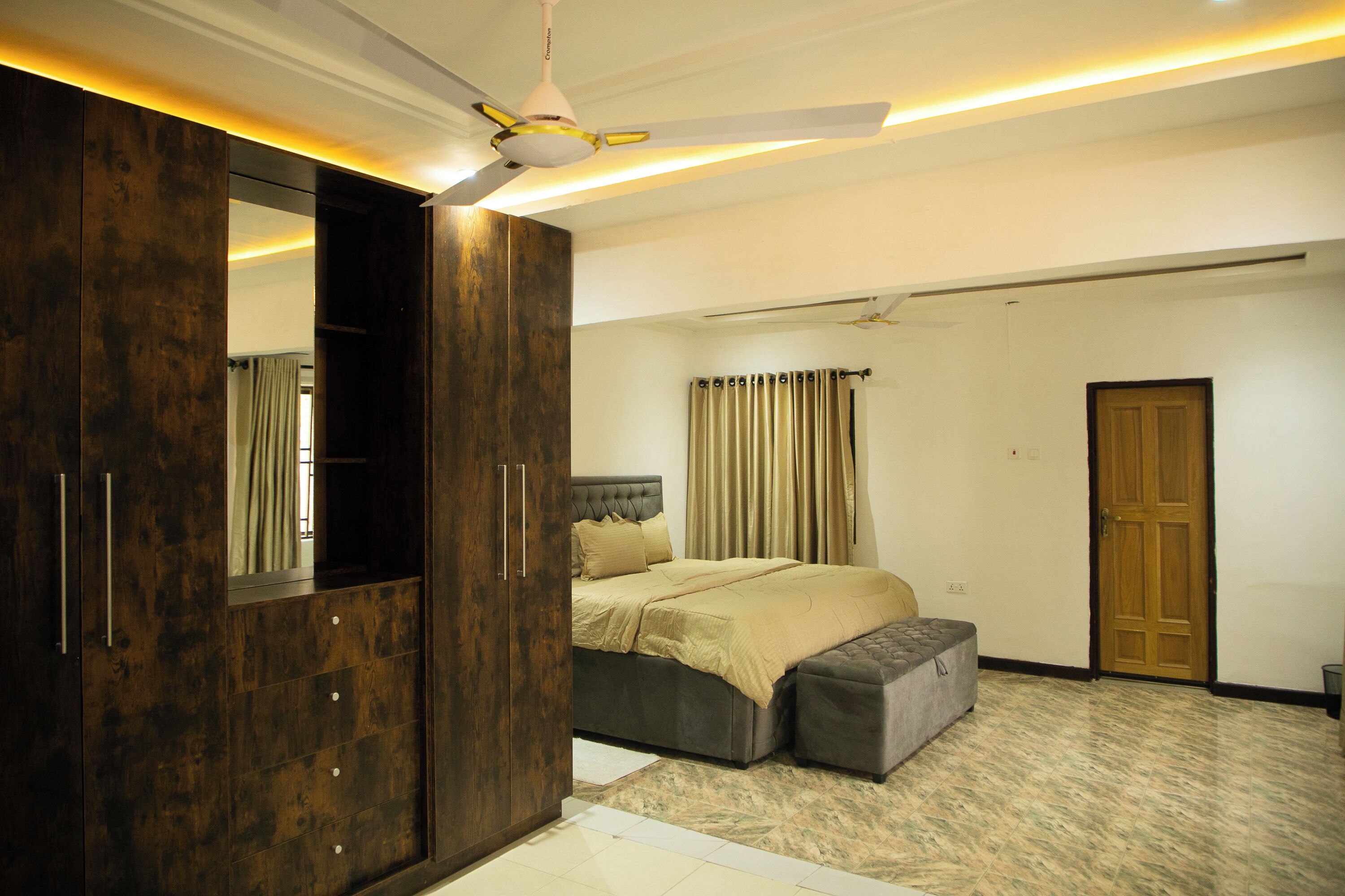 4 chambres, fer et planche à repasser, Wi-Fi, draps fournis