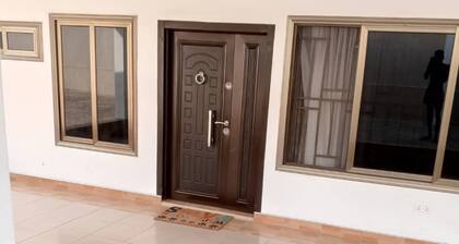 Lovely spacious family sized Villa situated 2 minutes to Achimota Mall