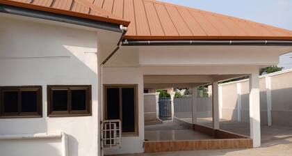 Lovely spacious family sized Villa situated 2 minutes to Achimota Mall
