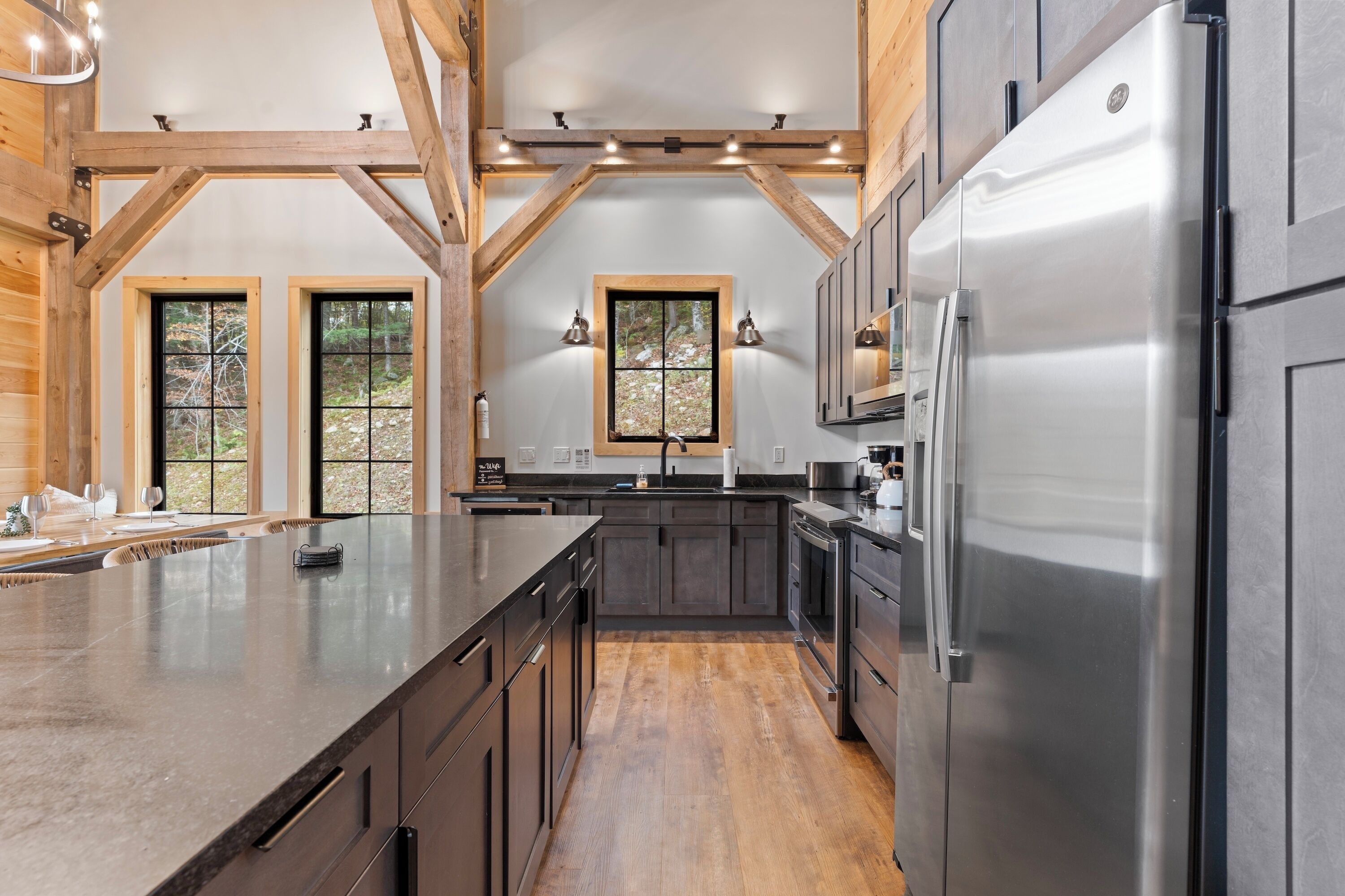 冰箱、微波炉、烤箱、炉灶