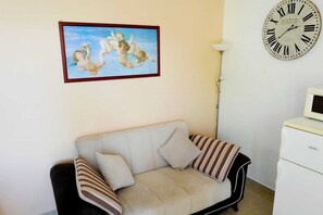 Living room - Cosy Apartment in Kampor Near Beach (Rab)