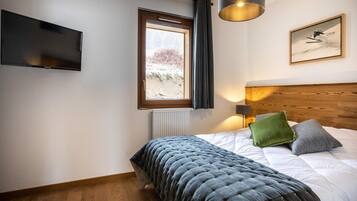 Apartment | 1 bedroom, bed sheets