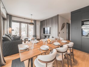 Apartment | Dining - Apartment in Plan Peisey Near Paradiski (Peisey-Nancroix)