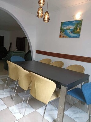 Comfort-Villa, eigener Pool | Esszimmer