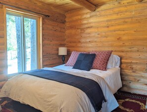3 bedrooms, iron/ironing board, travel crib, free WiFi