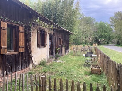 Charming cabin by a lake in the heart of the Landes d'Armagnac forest