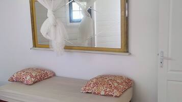 2 chambres, fer et planche à repasser, Wi-Fi gratuit, draps fournis