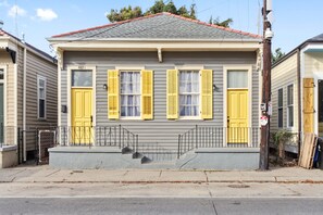 Exterior detail - Tchoup House Two - Historic Shotgun In Uptown New Orleans (New Orleans)