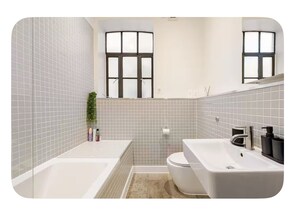 Hårtørrer, håndklæder, Sæbe, Shampoo