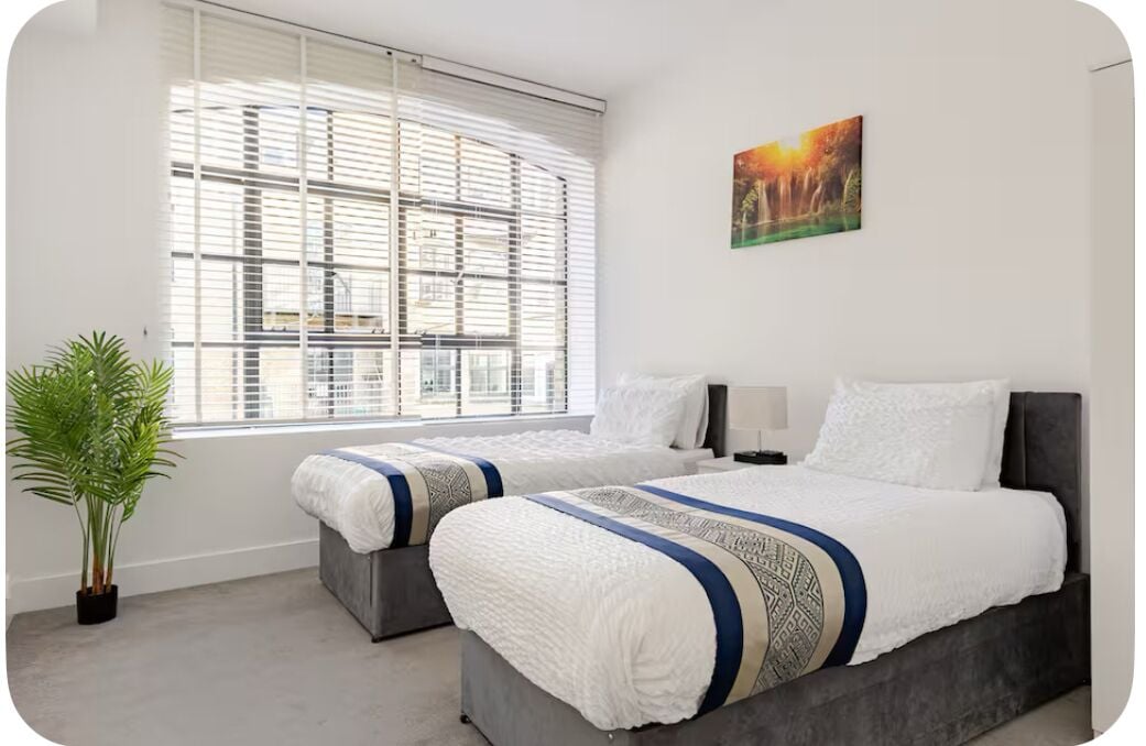 2 bedrooms, desk, iron/ironing board, travel cot