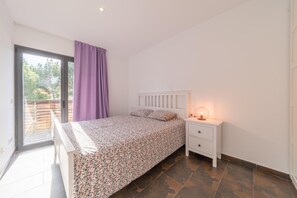 Villa | 3 bedrooms, iron/ironing board - Villa in Spain Near Riells Beach & Cala Montgo (L'Escala)