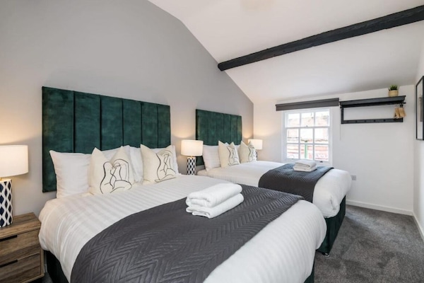 House, 4 Bedrooms | 4 bedrooms, iron/ironing board, WiFi (free)