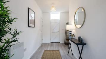 House, 4 Bedrooms | 4 bedrooms, iron/ironing board, free WiFi