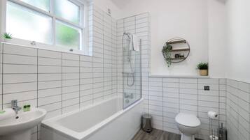 Nhà, 4 phòng ngủ | Phòng tắm