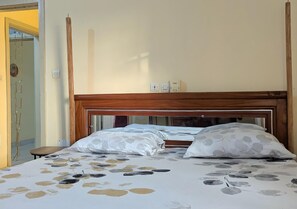 2 slaapkamers, een strijkplank/strijkijzer, wifi, beddengoed