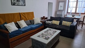 TV - Typical Tarn et Garonne farmhouse, ideal for a large family. (Canals)