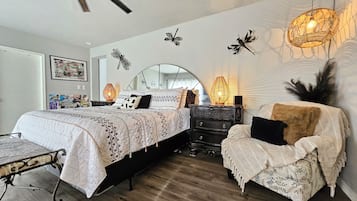 4 dormitoris, escriptori i planxa i posts de planxar