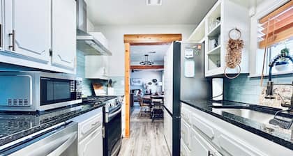 Walking distance from restaurants, shopping, entertainment, and Tinker AFB