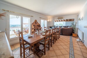 Villa | Dining - Villa in L'escala Near Sandy Beaches (L'Escala)