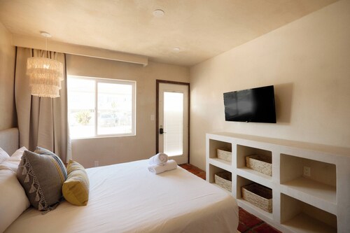 Cozy Modern Baja Beachfront