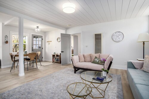 Charming 1-bedroom cottage in Alameda