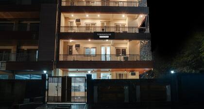 Super Townhouse Sector 121 Noida